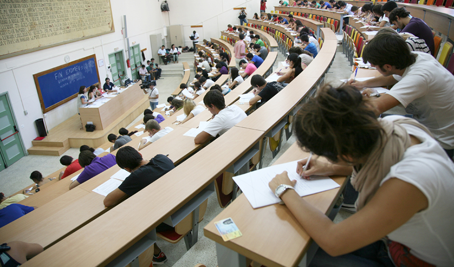 El 21,63% del estudiantado galardonado a nivel nacional ha estudiado en un centro universitario público andaluz